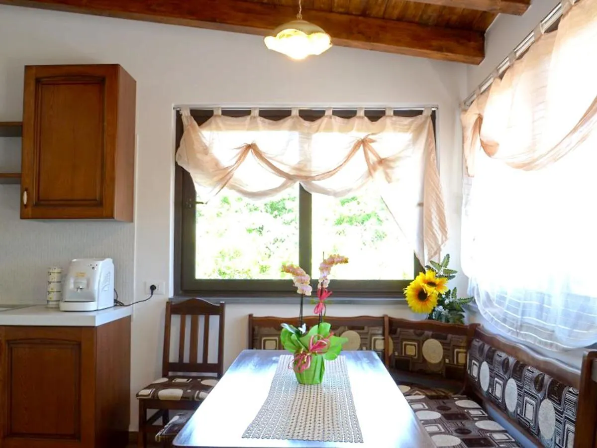 Charming Apartment In Zafferana Etnea With Mountain View 65 M² 0*,  イタリア