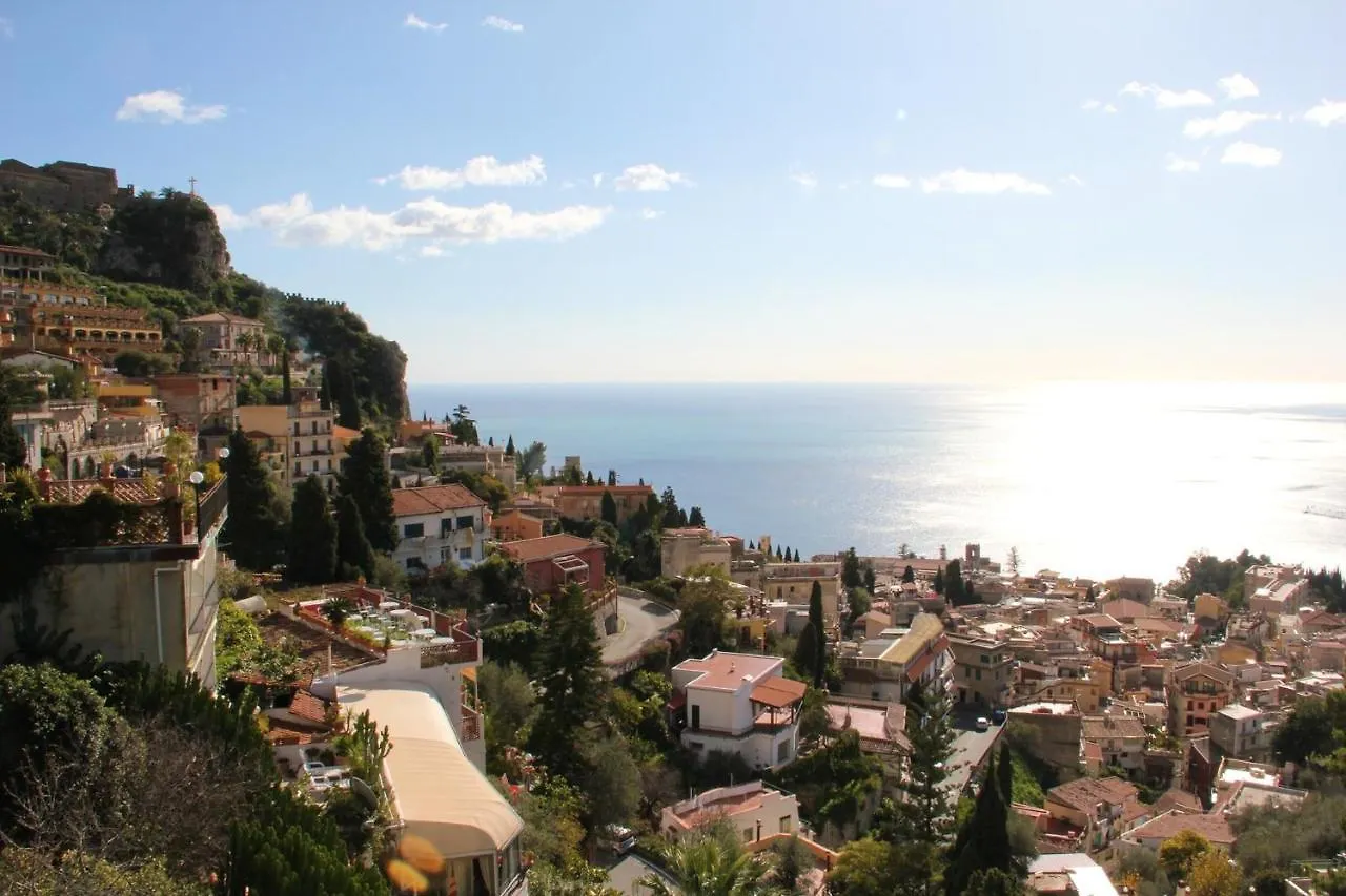 Charming Apartment In Zafferana Etnea With Mountain View 65 M² 0*,  イタリア